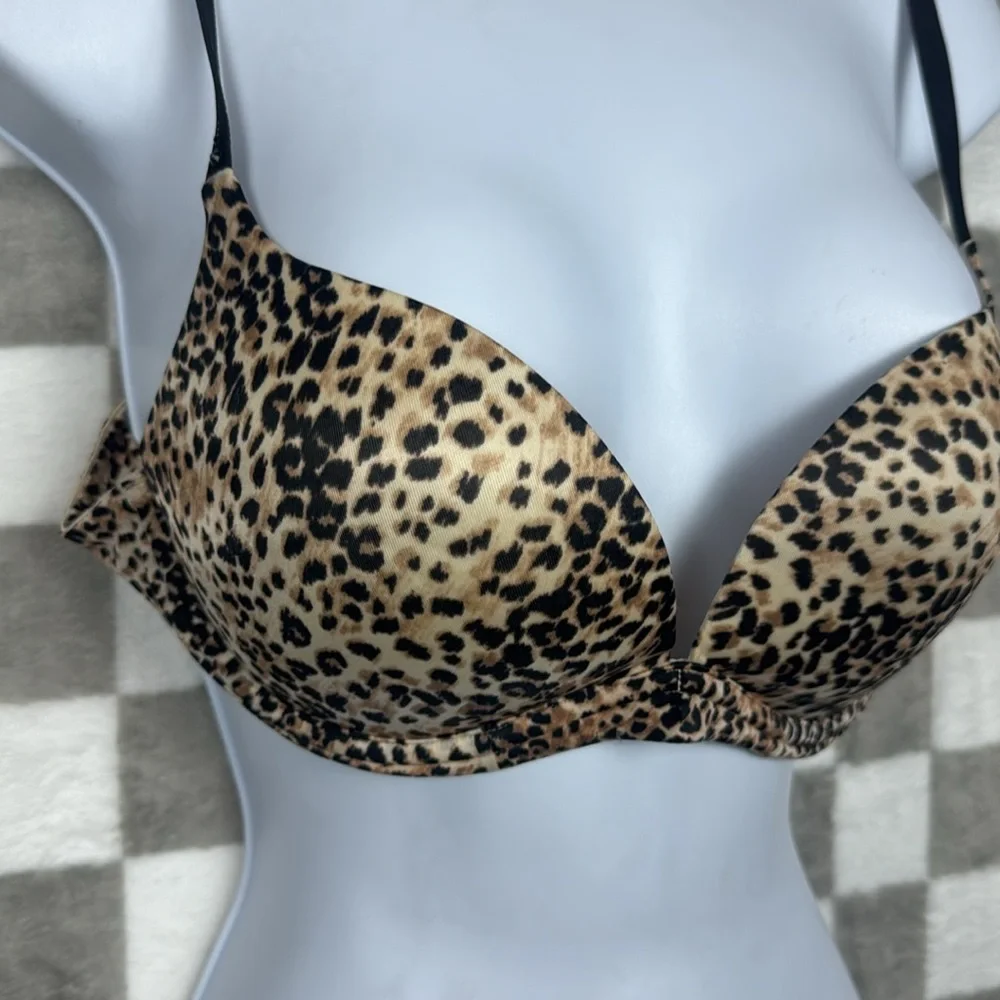 Victoria Secret / VS Wired leopard print bra 36B